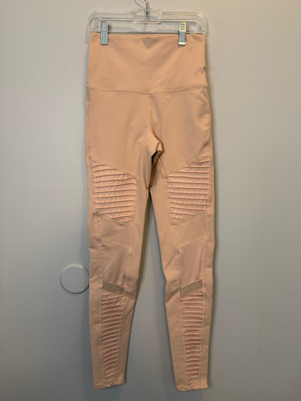 ALO Yoga High Waist Moto Legging in Nectar Size XS